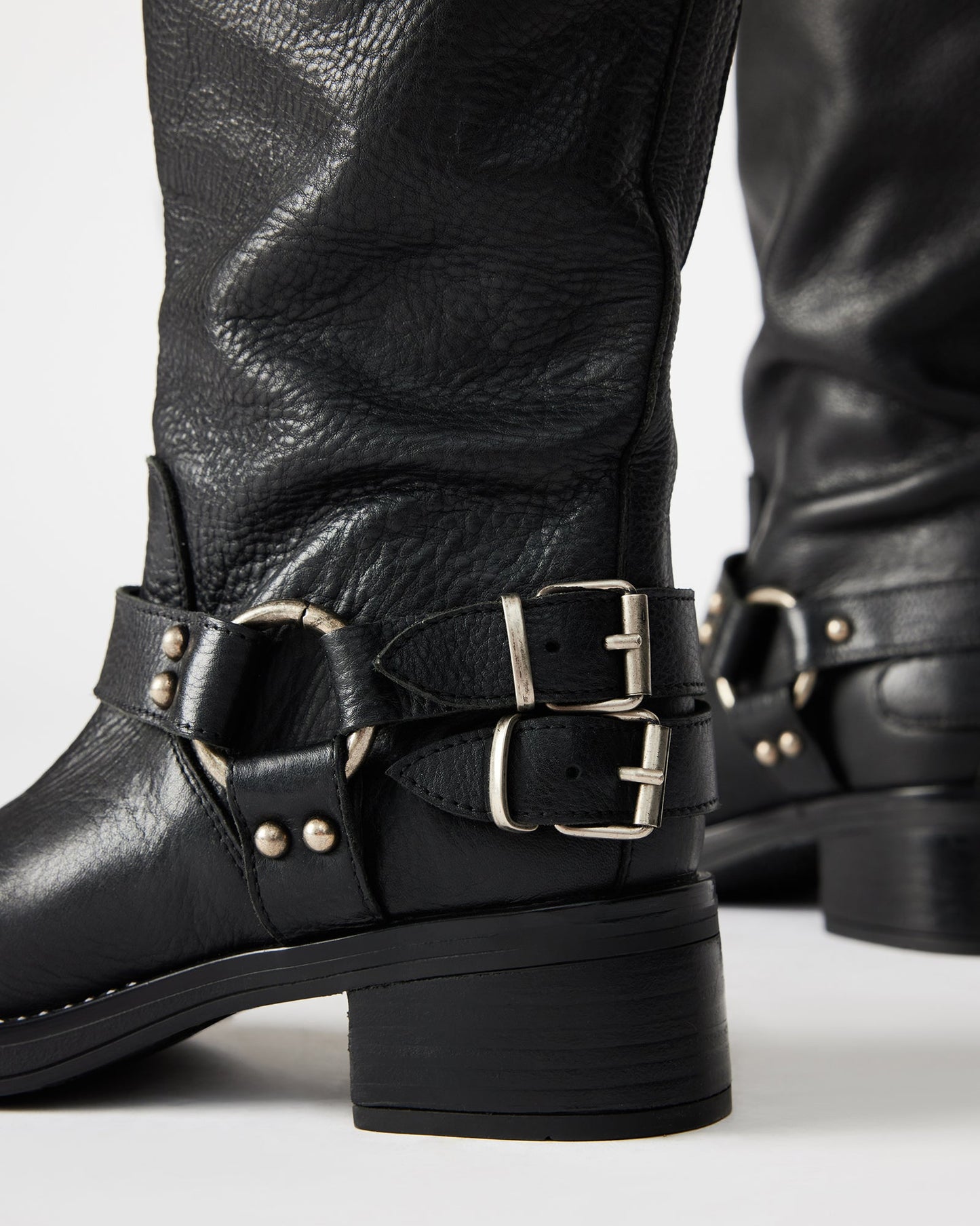 LFY TRAD Astor Black Leather