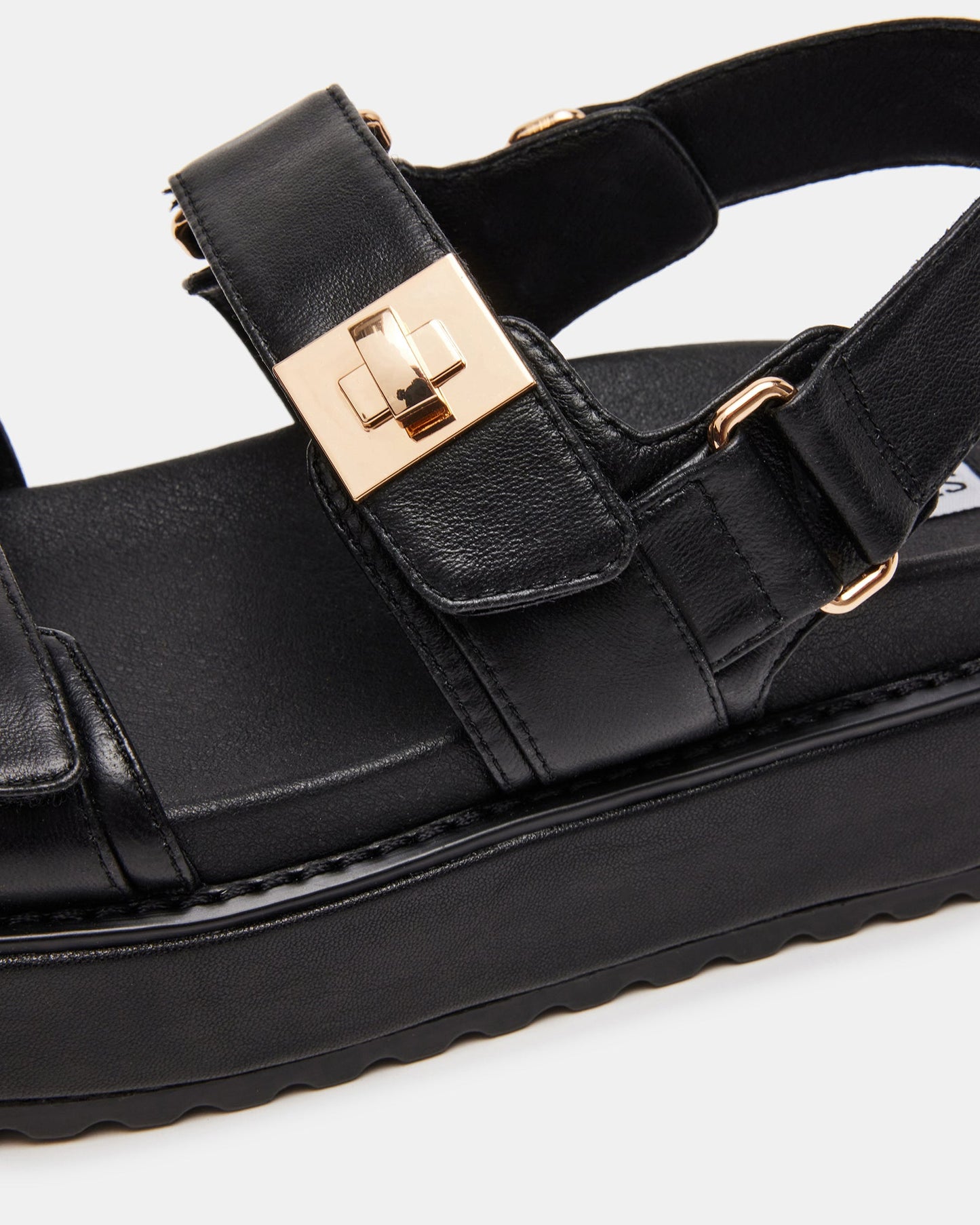 LFY TRAD Bigmona Black Leather
