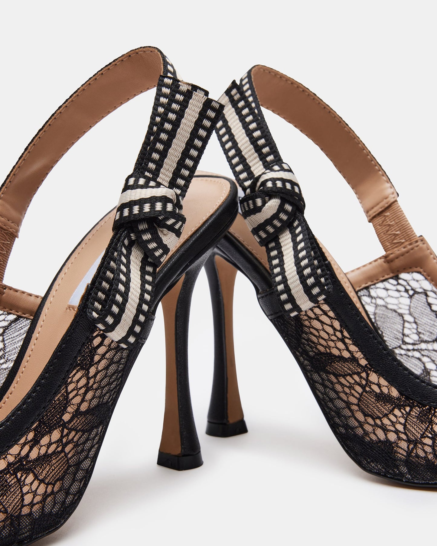LFY TRAD Bri Black Lace