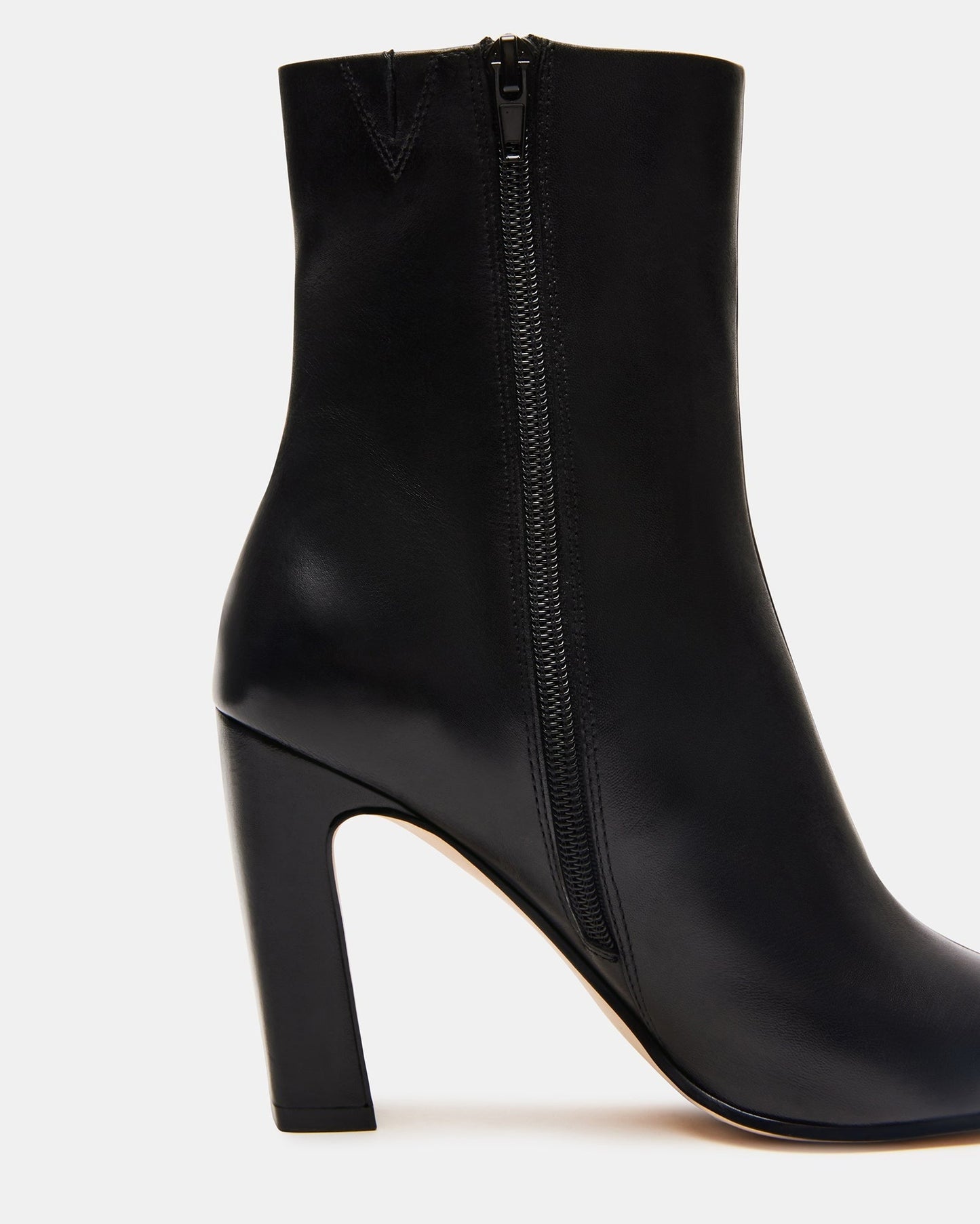 LFY TRAD Lizabelle Black Leather