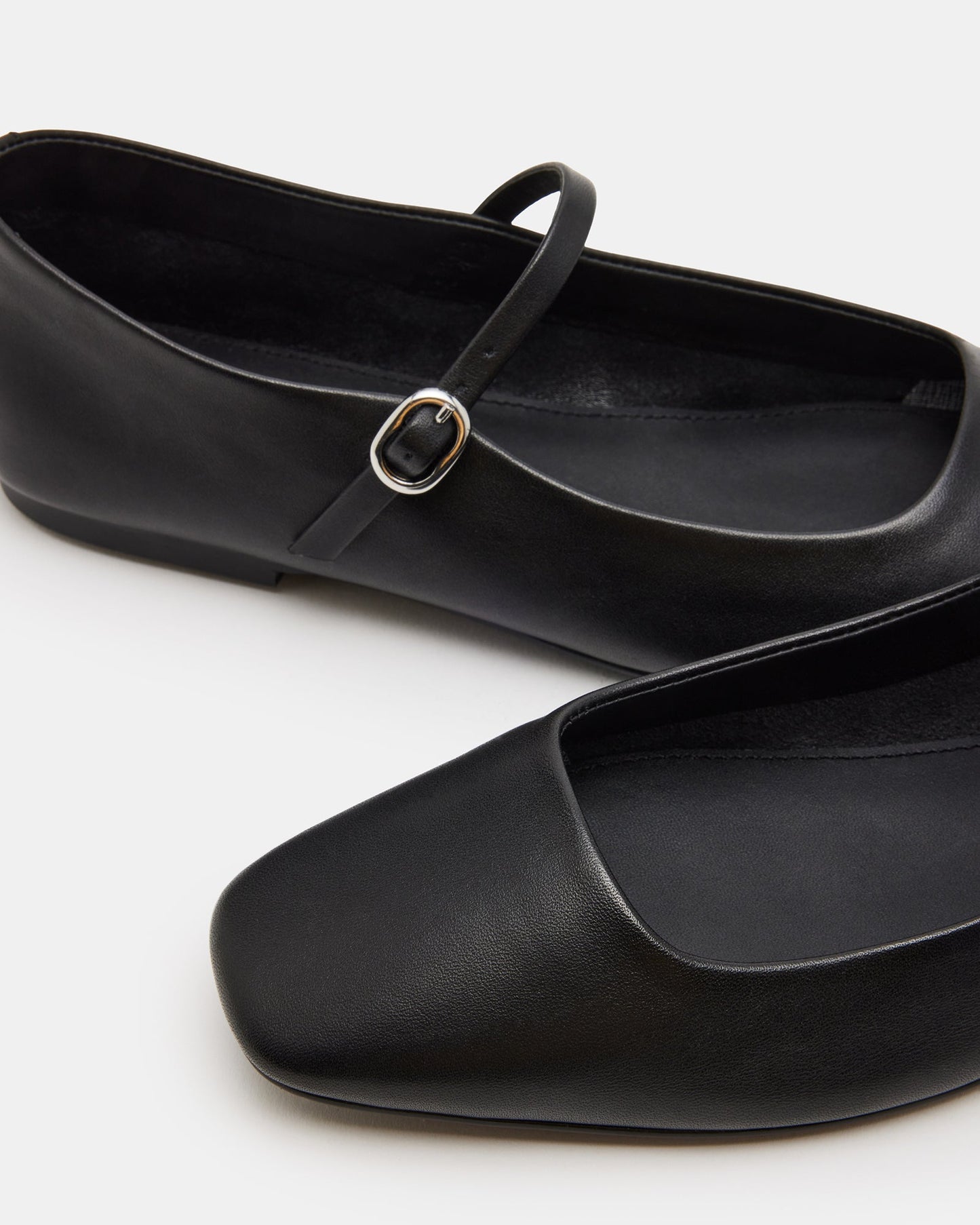 LFY TRAD Maple Black Leather