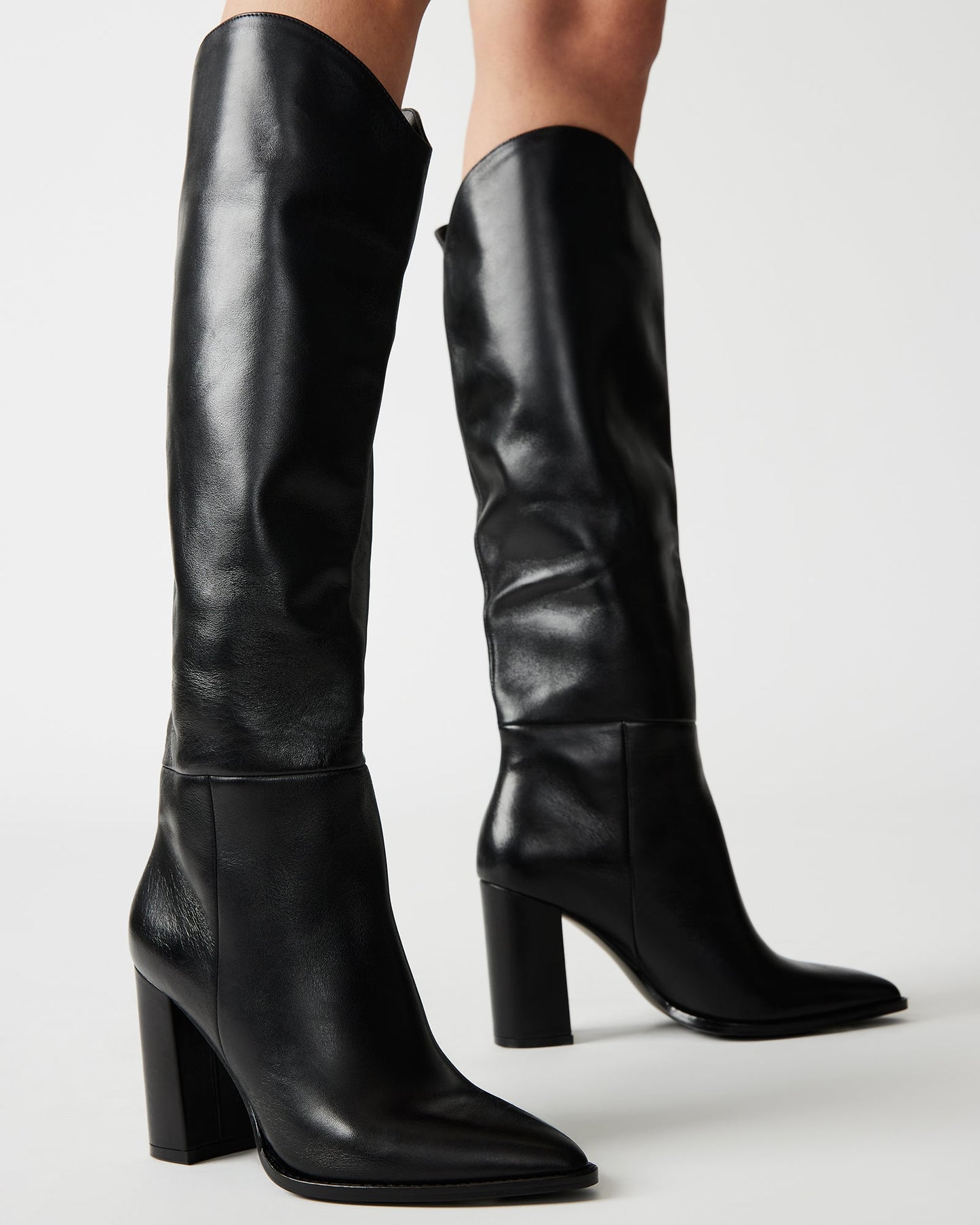 LFY TRAD Bixby Black Leather