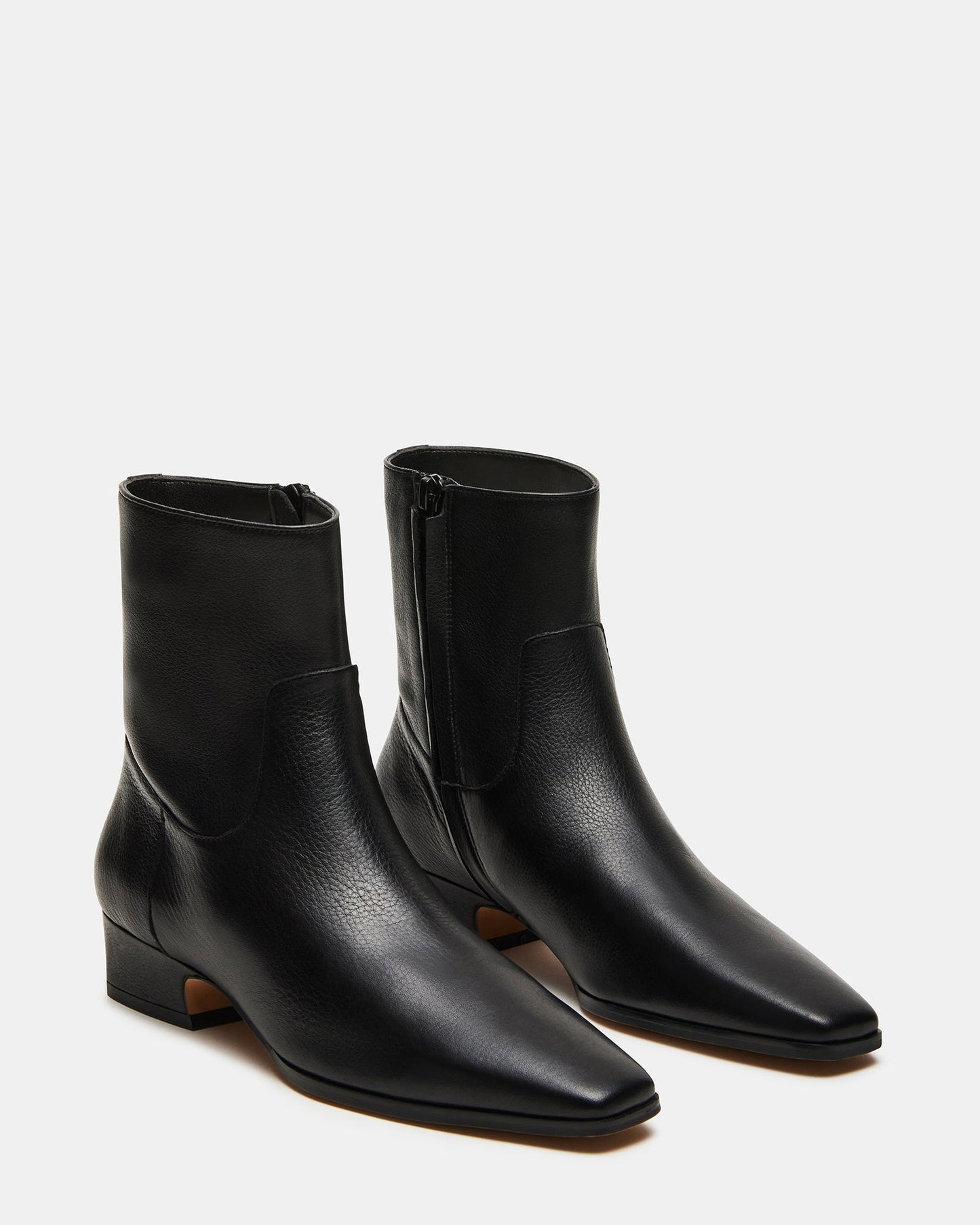 LFY TRAD Dusty Black Leather