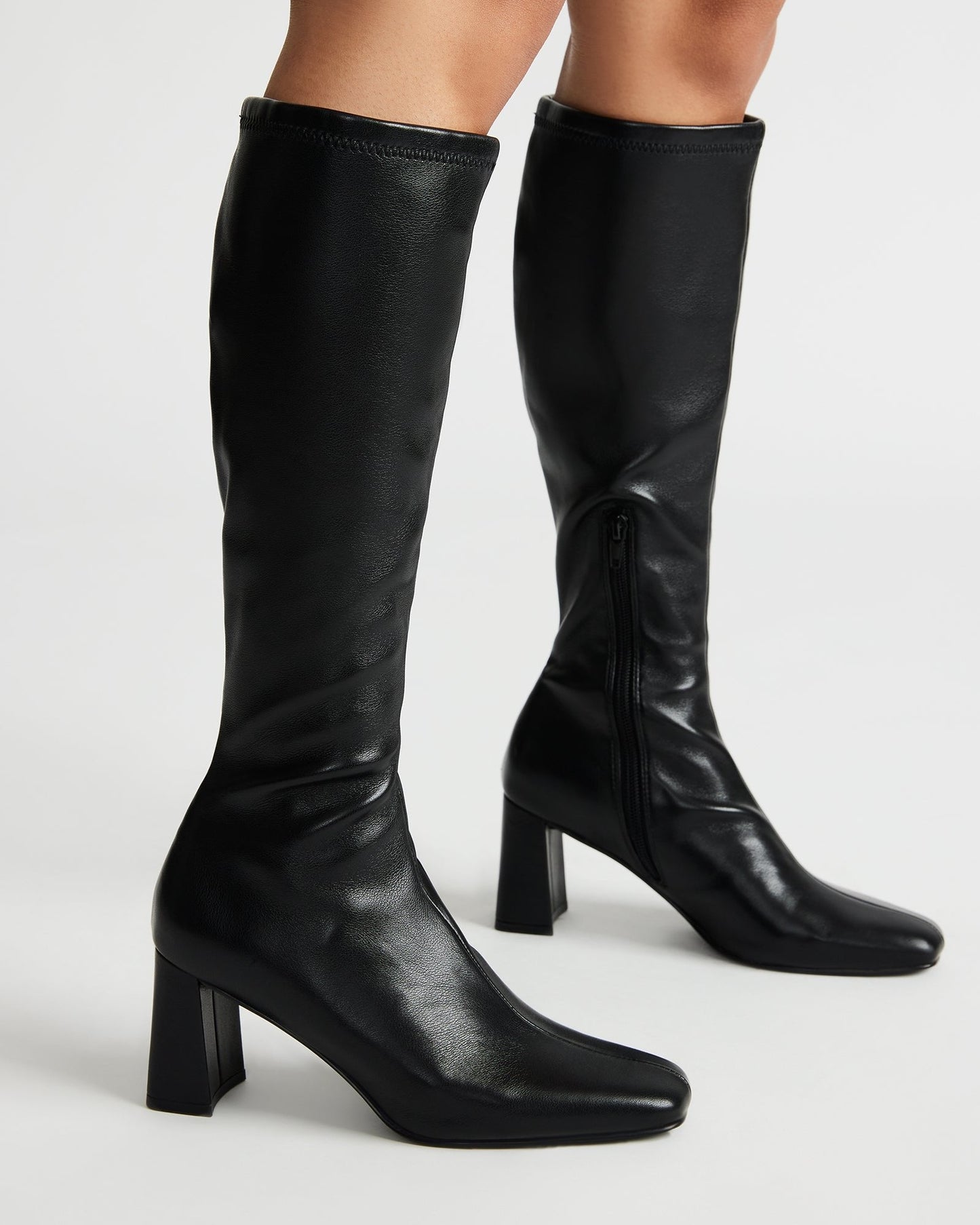 LFY TRAD Holly Black