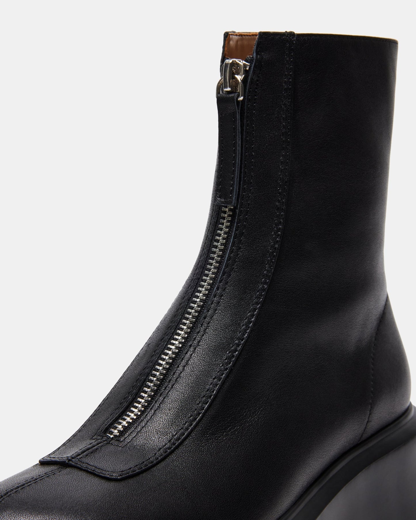 LFY TRAD Jones Black Leather
